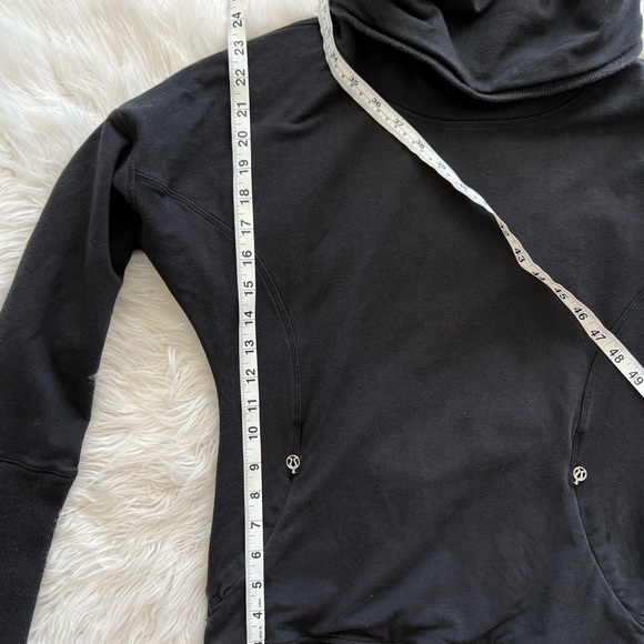 Black Lululemon Rest day pullover - Picture 3 of 8